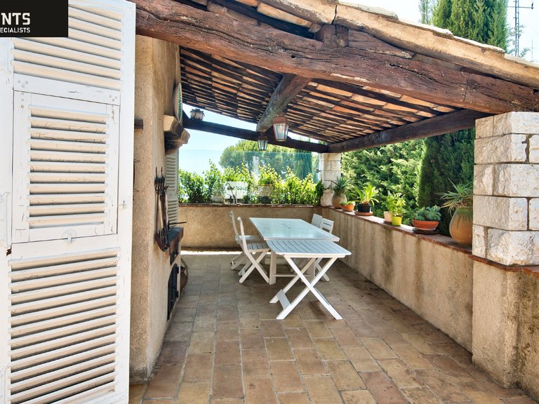 Villa for Sale in Nice, Nice Area 12