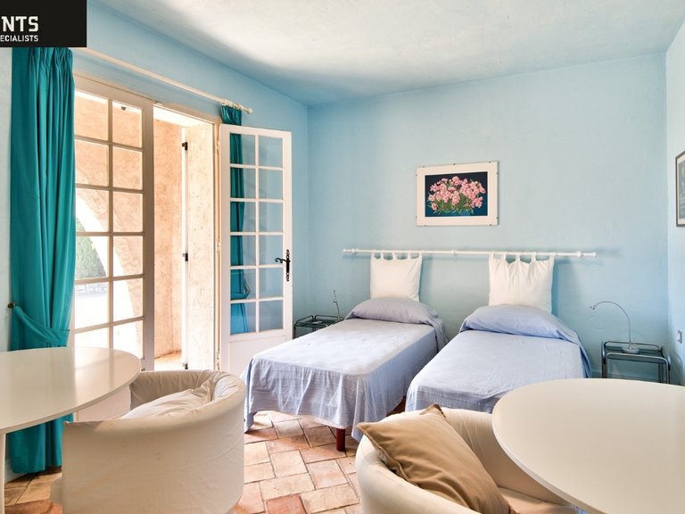 Villa for Sale in Nice, Nice Area 16