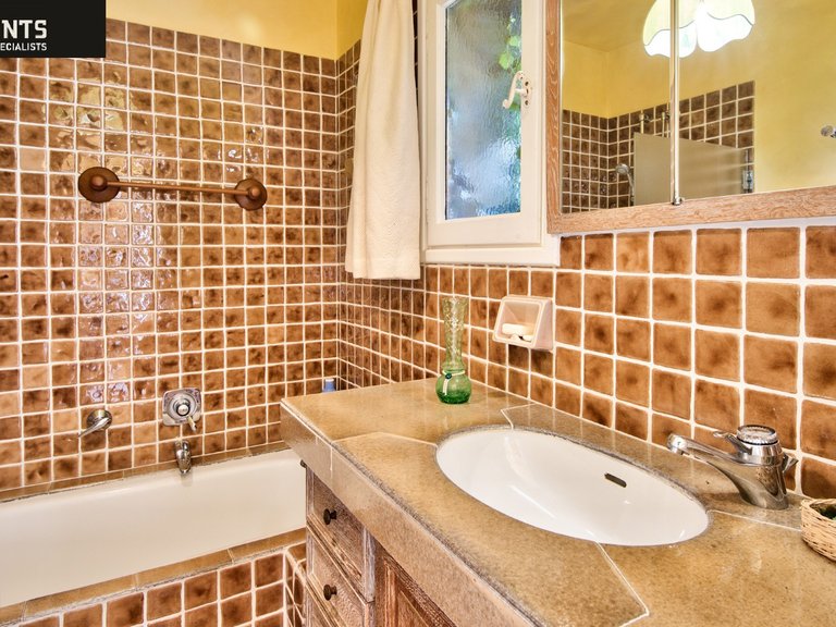 Villa for Sale in Nice, Nice Area 18
