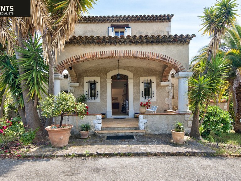 Villa for Sale in Nice, Nice Area 20