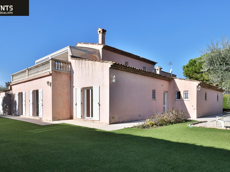 Villa for Sale in Villefranche Sur Mer, Villefranche, Cap Ferrat Area 4