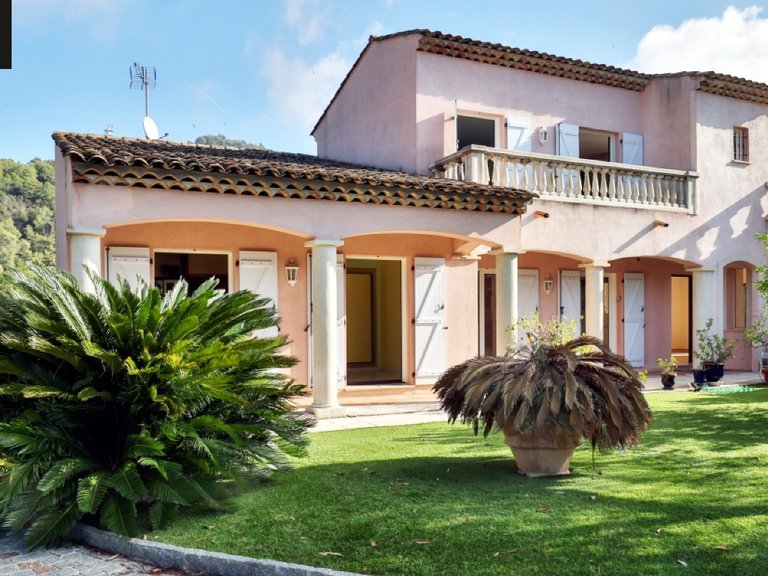 Villa for Sale in Villefranche Sur Mer, Villefranche, Cap Ferrat Area 9
