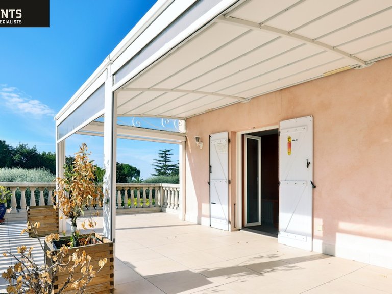 Villa for Sale in Villefranche Sur Mer, Villefranche, Cap Ferrat Area 12