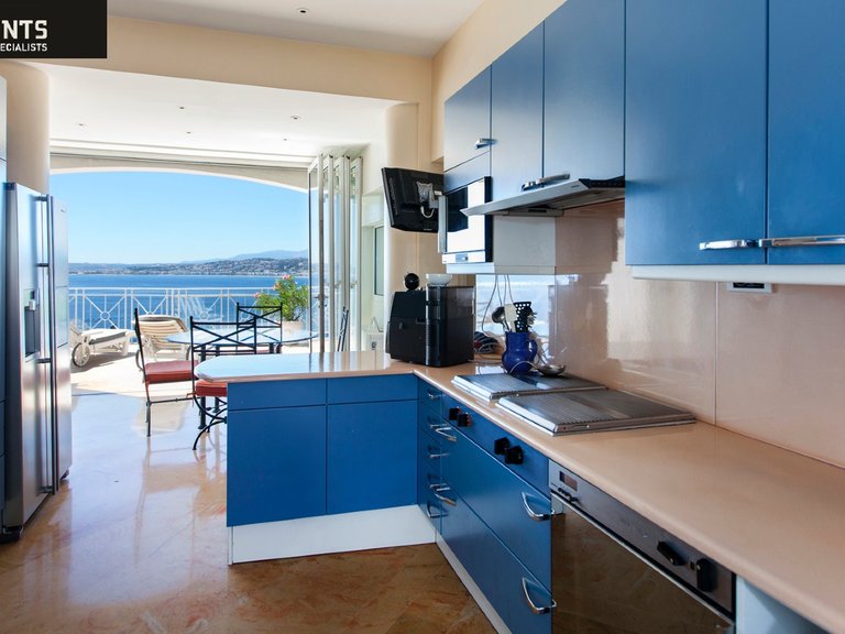 Villa for Sale in Nice - Mont Boron, Nice Area 8