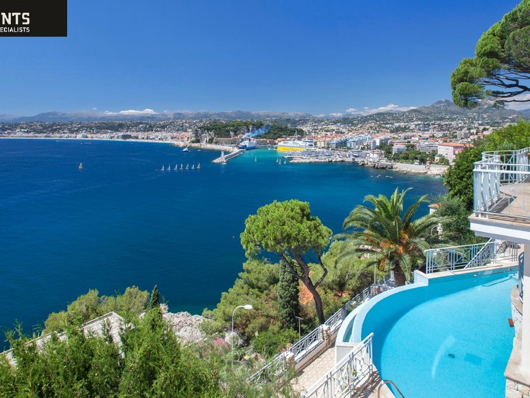 Villa for Sale in Nice - Mont Boron, Nice Area 4