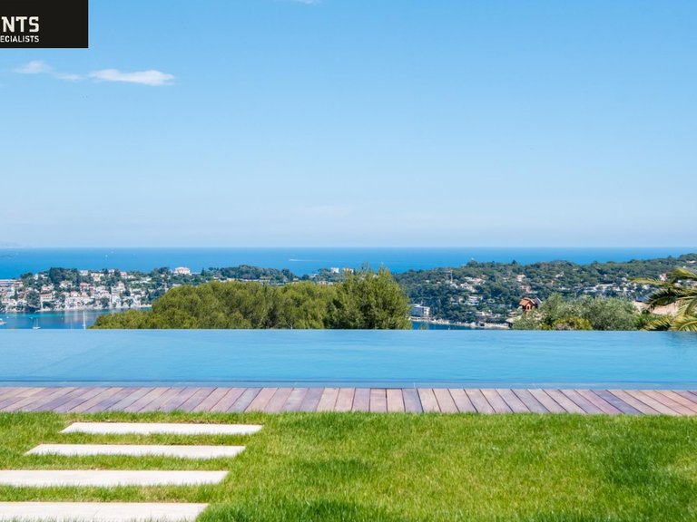 Villa for Sale in Nice - Mont Boron, Nice Area 3