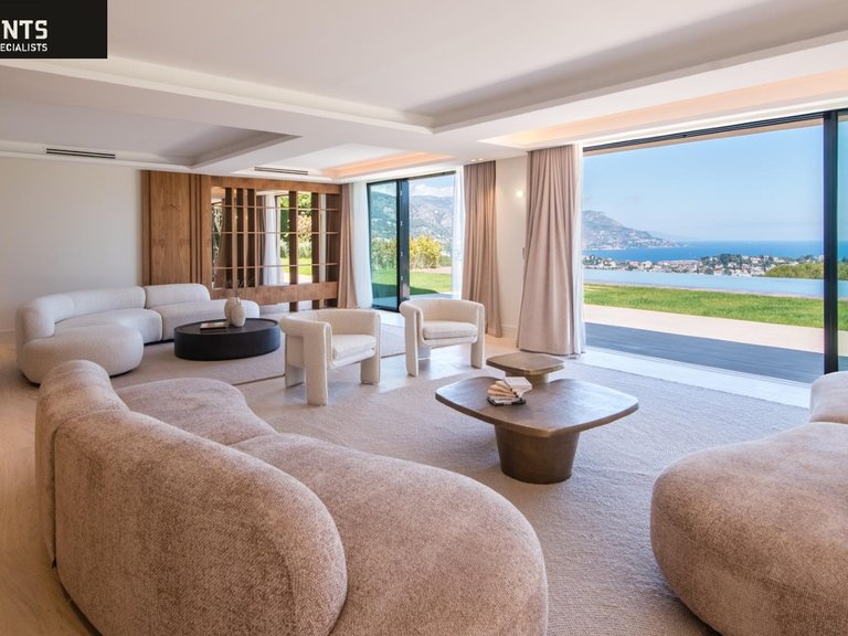 Villa for Sale in Nice - Mont Boron, Nice Area 8