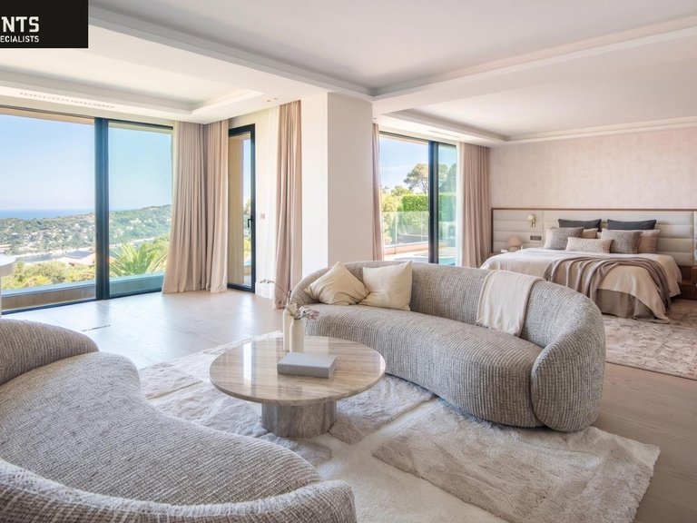 Villa for Sale in Nice - Mont Boron, Nice Area 18