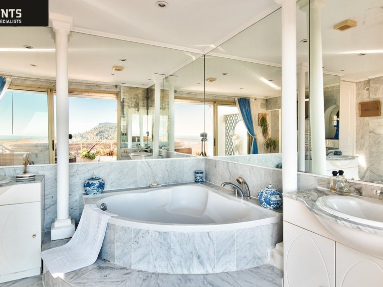 Villa for Sale in Villefranche Sur Mer, Villefranche, Cap Ferrat Area 16
