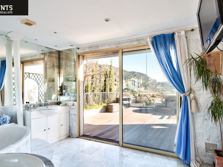 Villa for Sale in Villefranche Sur Mer, Villefranche, Cap Ferrat Area 17