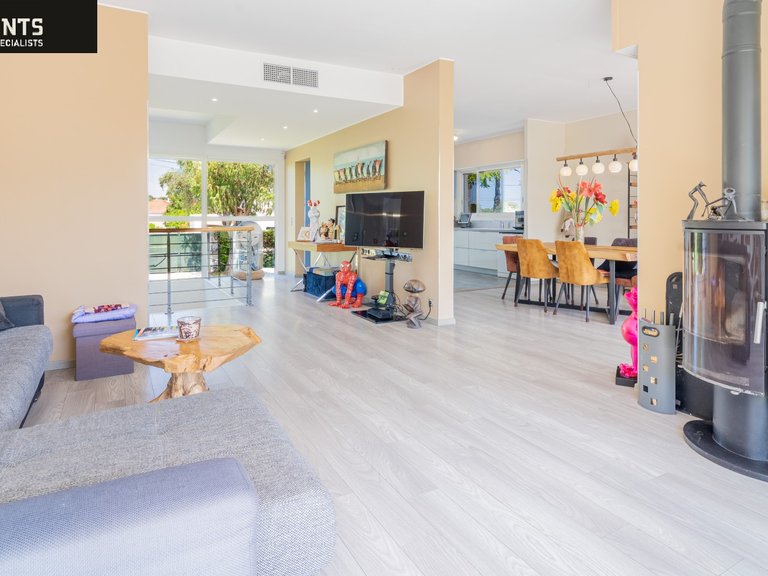 Villa for Sale in Villeneuve Loubet, Antibes Area 6