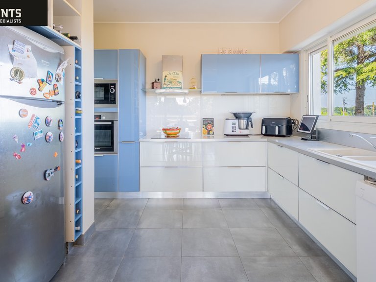 Villa for Sale in Villeneuve Loubet, Antibes Area 7