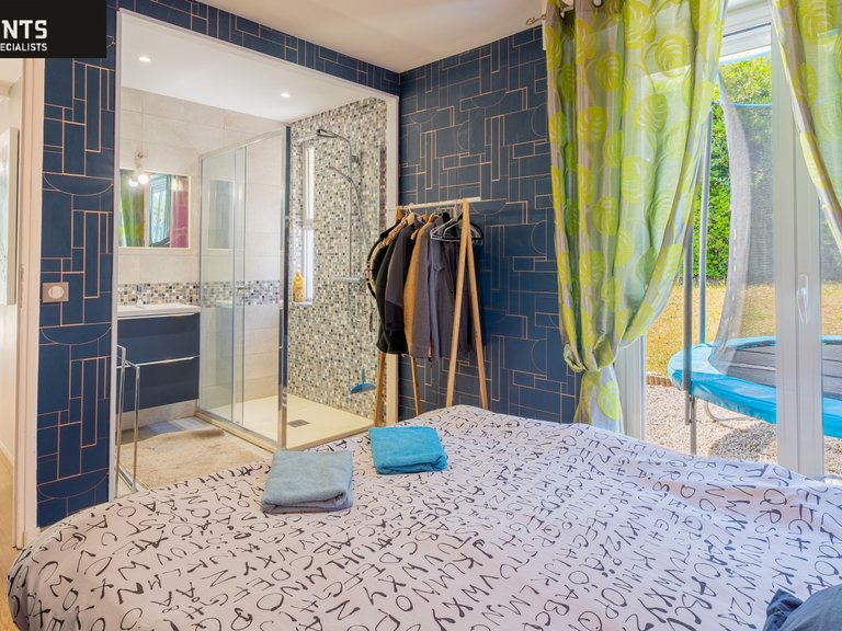 Villa for Sale in Villeneuve Loubet, Antibes Area 14