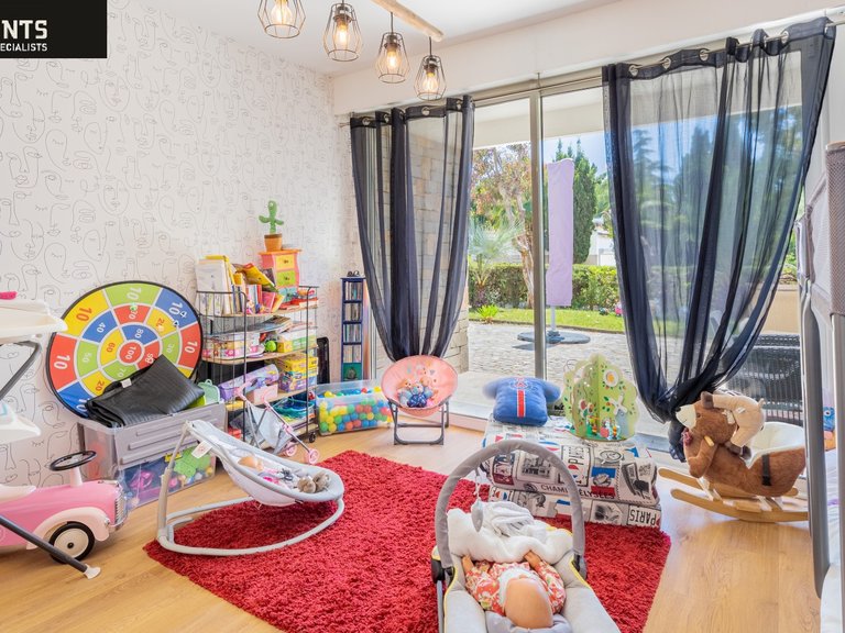 Villa for Sale in Villeneuve Loubet, Antibes Area 15