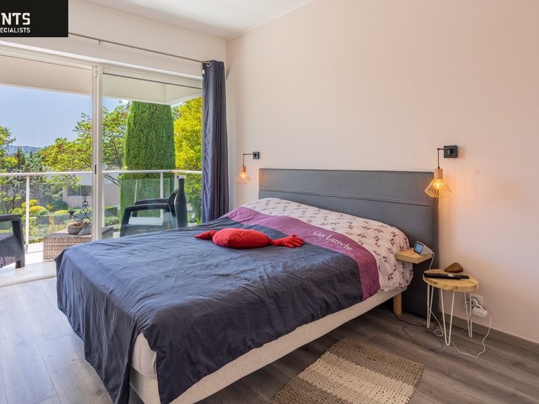 Villa for Sale in Villeneuve Loubet, Antibes Area 16