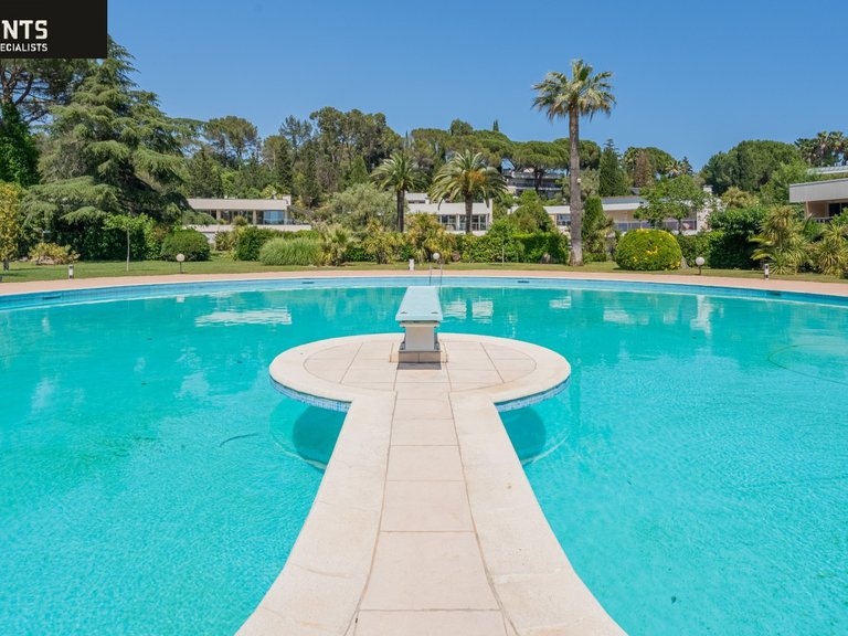 Villa for Sale in Villeneuve Loubet, Antibes Area 19
