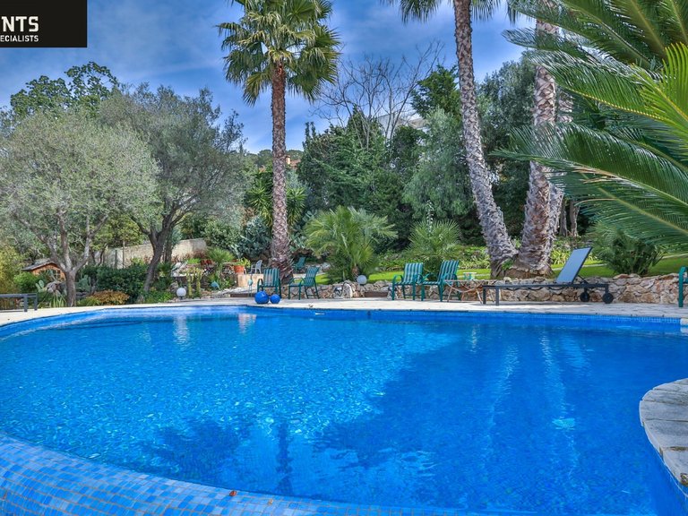 Villa for Sale in Nice - Mont Boron, Nice Area 4