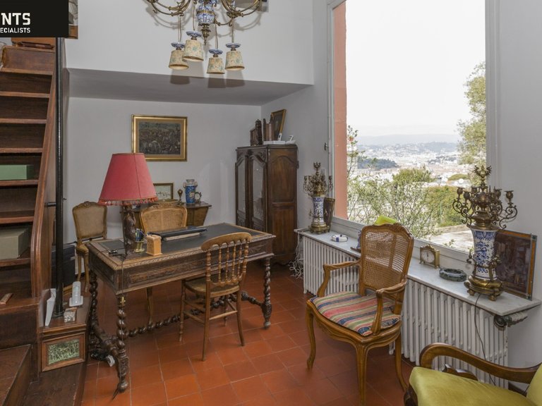 Villa for Sale in Nice - Mont Boron, Nice Area 7