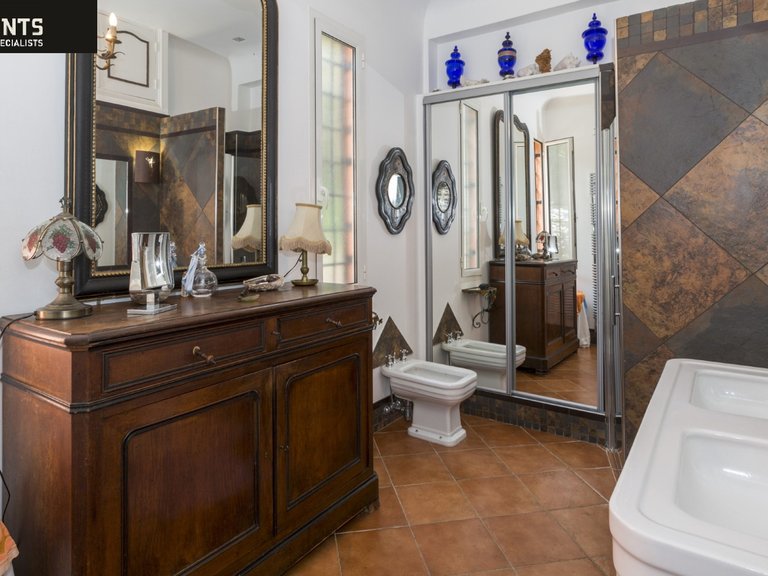 Villa for Sale in Nice - Mont Boron, Nice Area 13