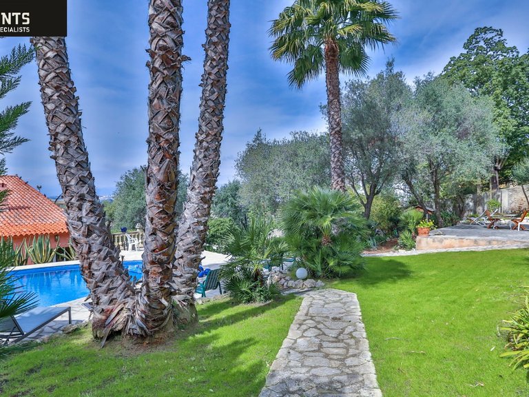 Villa for Sale in Nice - Mont Boron, Nice Area 16