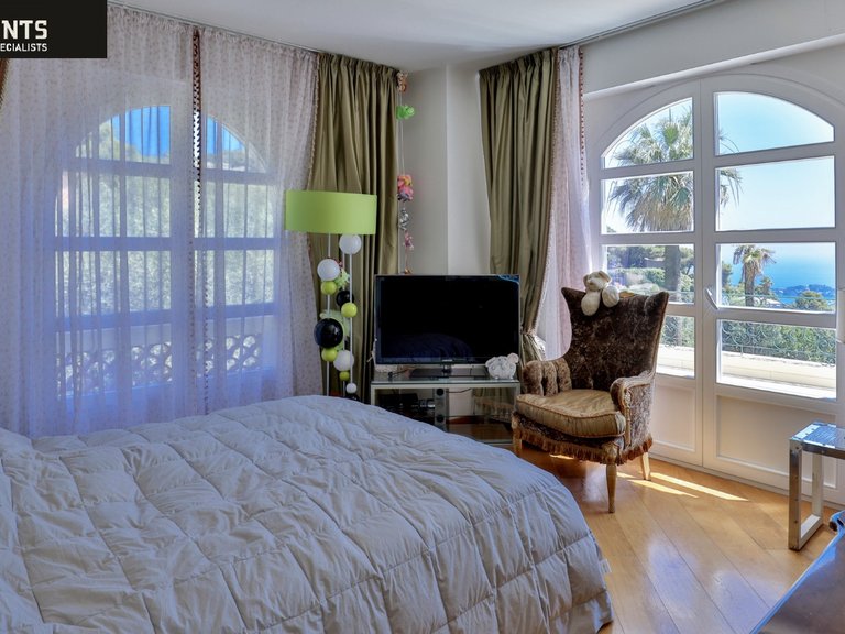 Villa for Sale in Villefranche Sur Mer, Villefranche, Cap Ferrat Area 15
