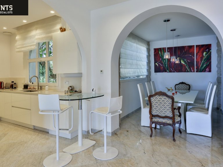 Villa for Sale in Villefranche Sur Mer, Villefranche, Cap Ferrat Area 11