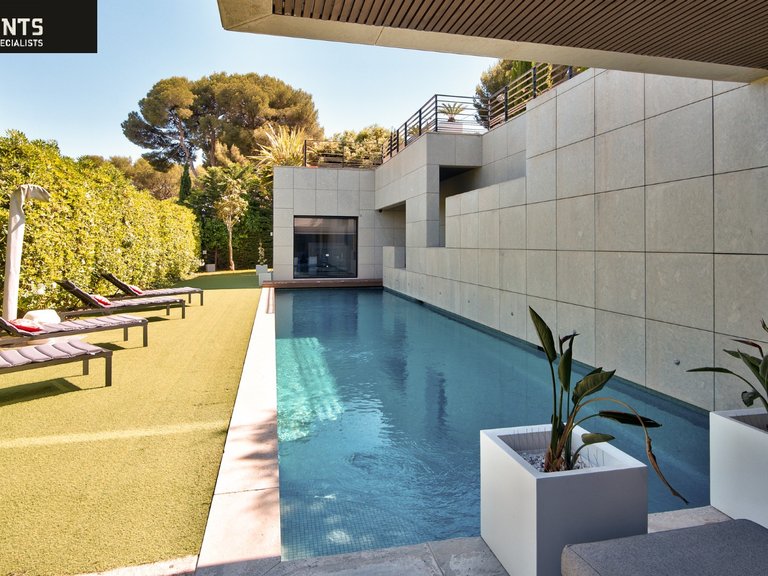 Villa for Sale in Nice - Mont Boron, Nice Area 4