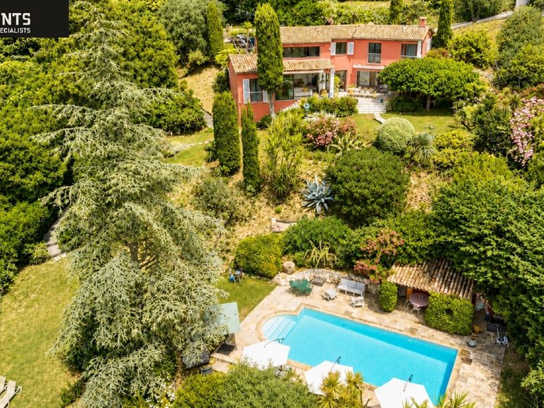 Villa for Sale in Nice, Nice Area 2