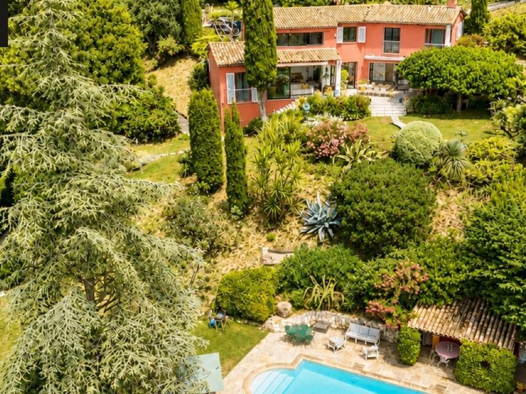 Villa for Sale in Nice, Nice Area 8