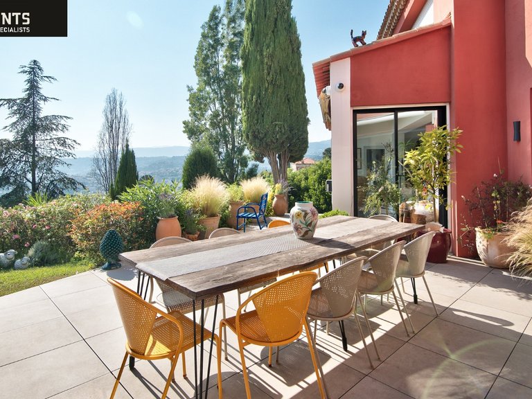 Villa for Sale in Nice, Nice Area 5