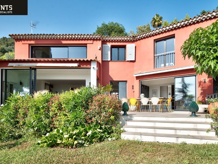 Villa for Sale in Nice, Nice Area 7