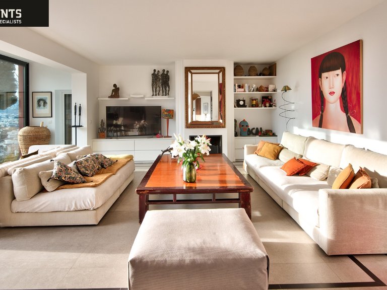 Villa for Sale in Nice, Nice Area 9