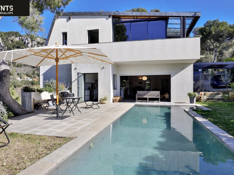 Villa for Sale in Nice, Nice Area 2