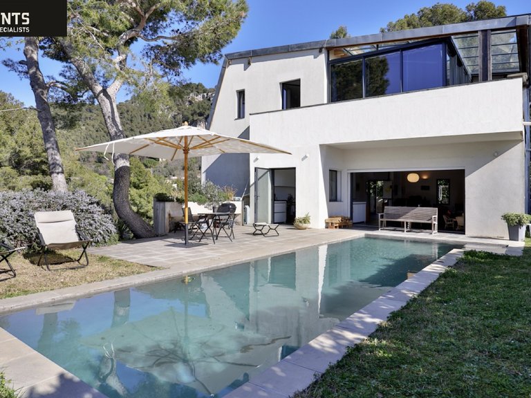 Villa for Sale in Nice, Nice Area 3