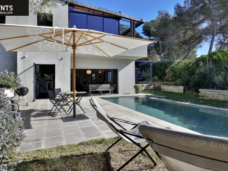 Villa for Sale in Nice, Nice Area 5