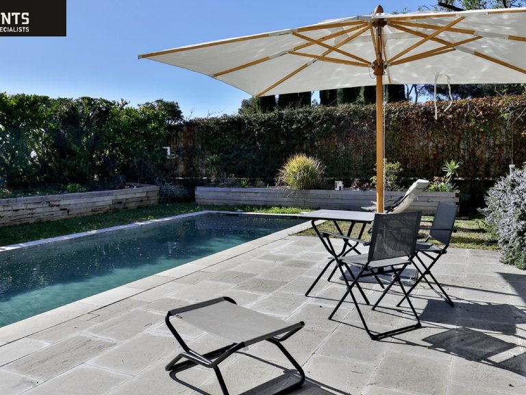 Villa for Sale in Nice, Nice Area 7