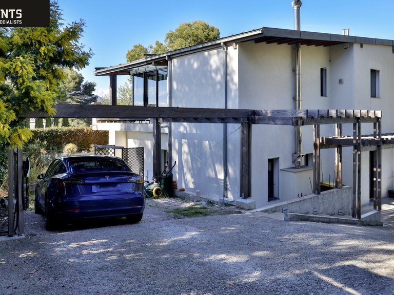 Villa for Sale in Nice, Nice Area 8
