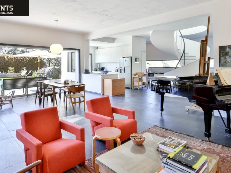 Villa for Sale in Nice, Nice Area 11