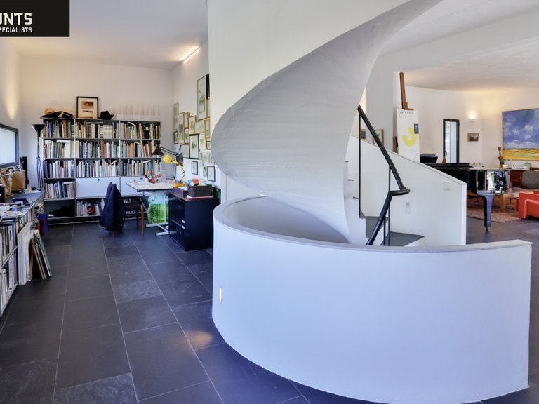 Villa for Sale in Nice, Nice Area 15