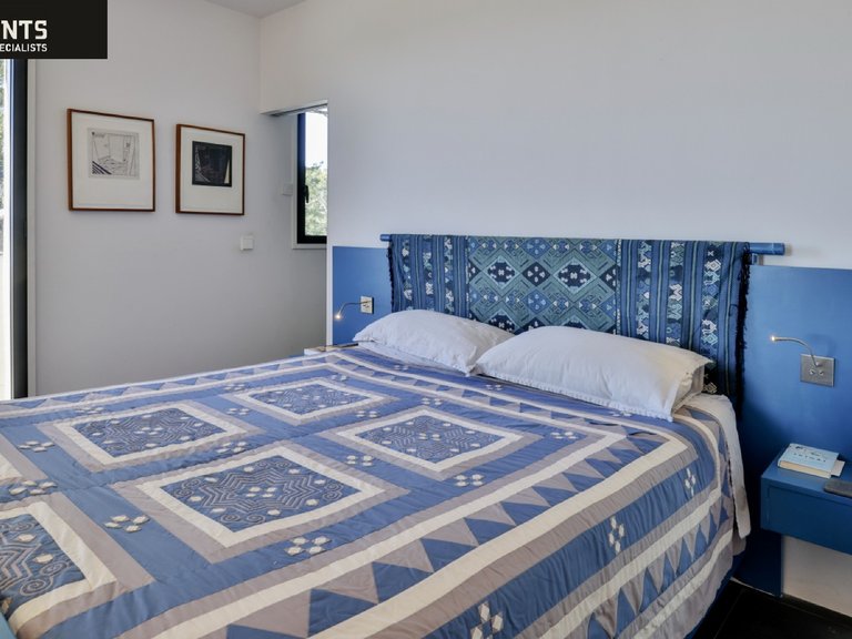 Villa for Sale in Nice, Nice Area 17