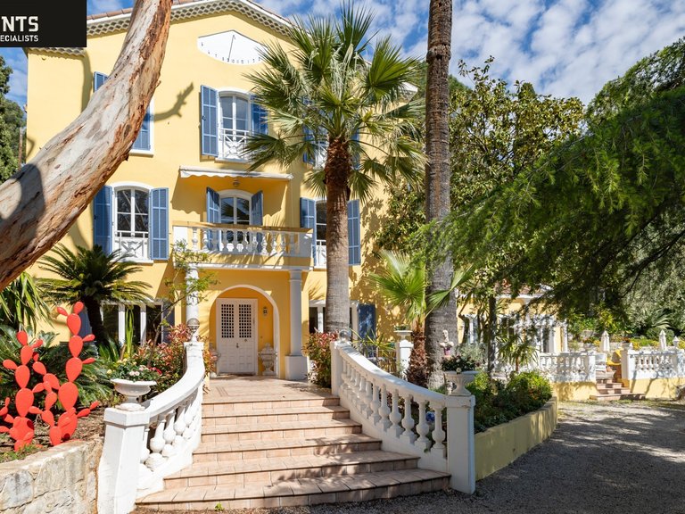 Villa for Sale in Nice, Nice Area 8