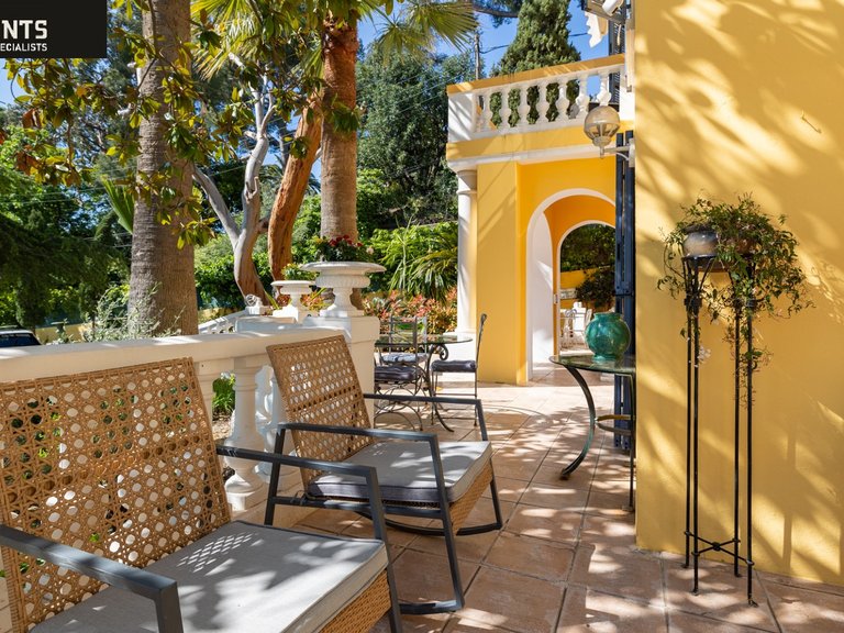 Villa for Sale in Nice, Nice Area 11