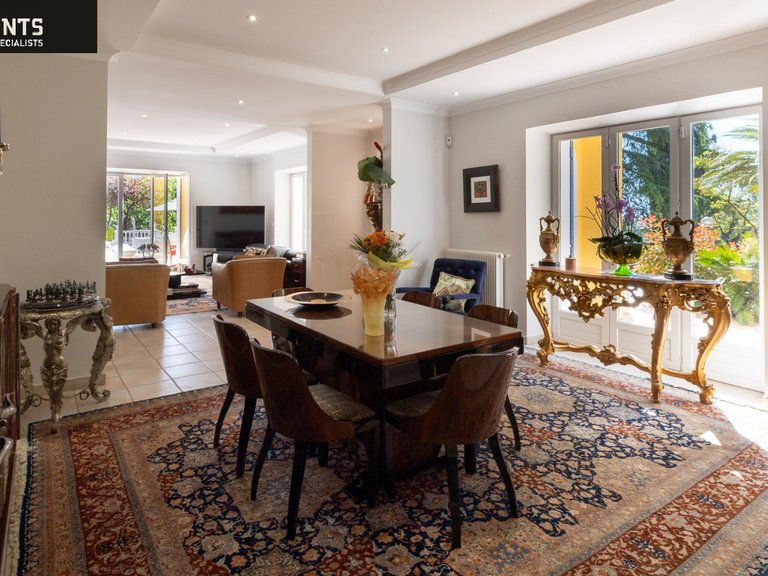 Villa for Sale in Nice, Nice Area 15