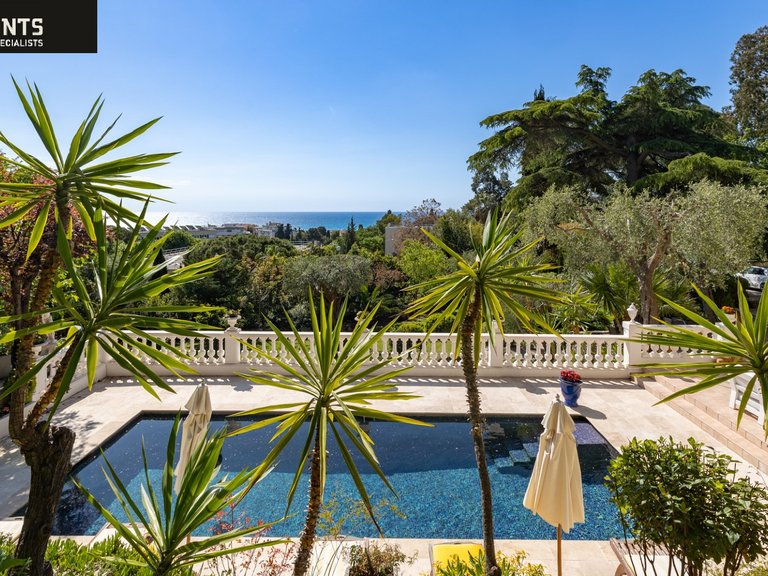 Villa for Sale in Nice, Nice Area 5