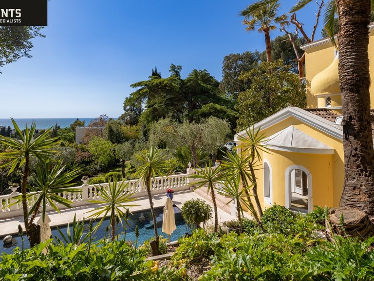 Villa for Sale in Nice, Nice Area 6
