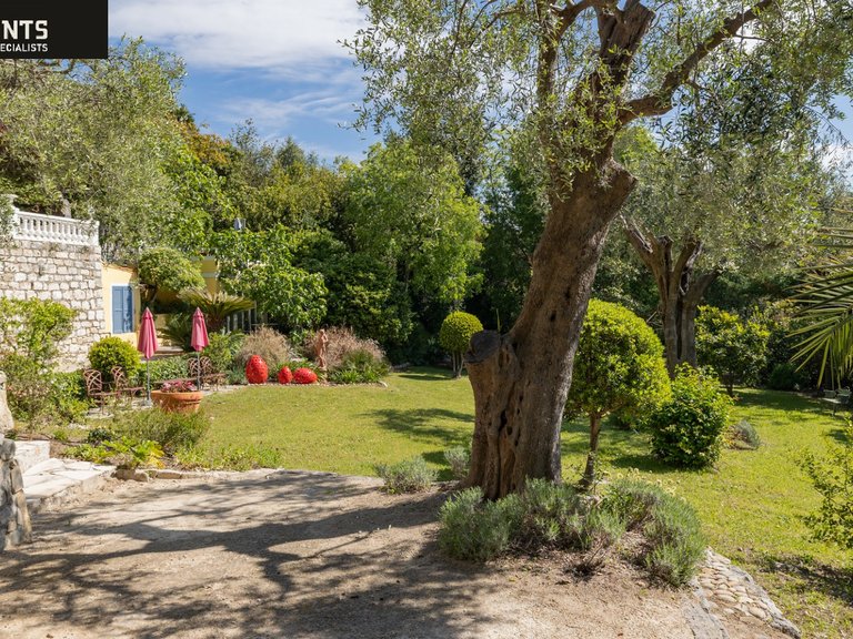 Villa for Sale in Nice, Nice Area 13