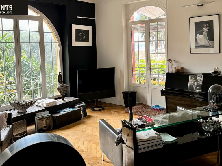 Villa for Sale in Nice - Mont Boron, Nice Area 8