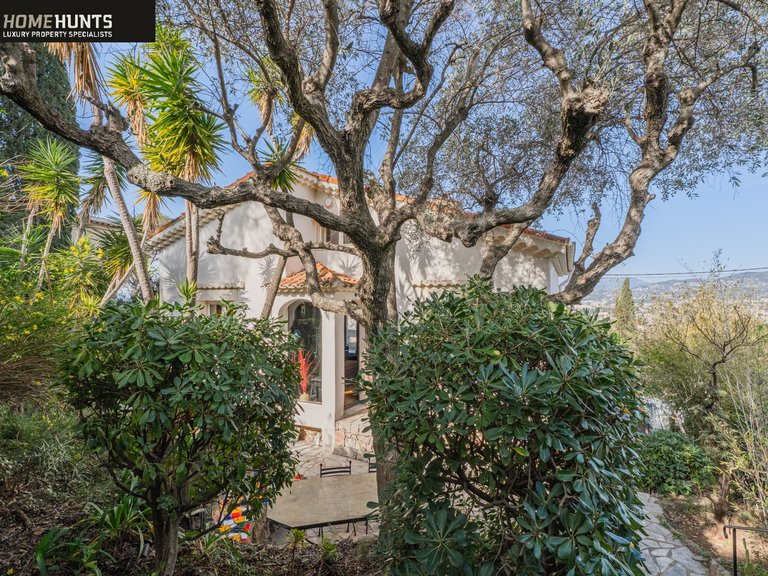 Villa for Sale in Nice - Mont Boron, Nice Area 1