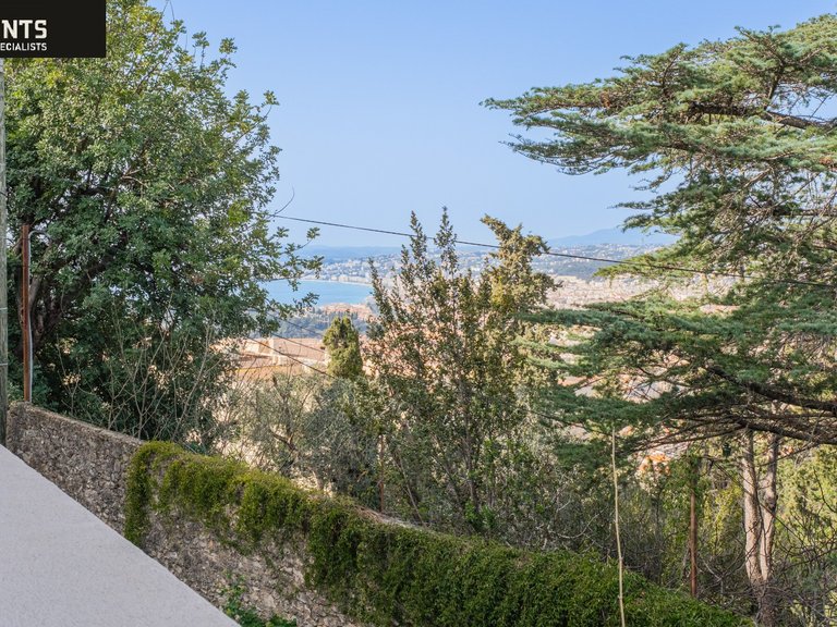 Villa for Sale in Nice - Mont Boron, Nice Area 4