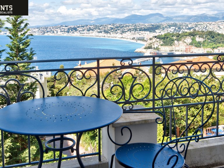 Villa for Sale in Nice - Mont Boron, Nice Area 18